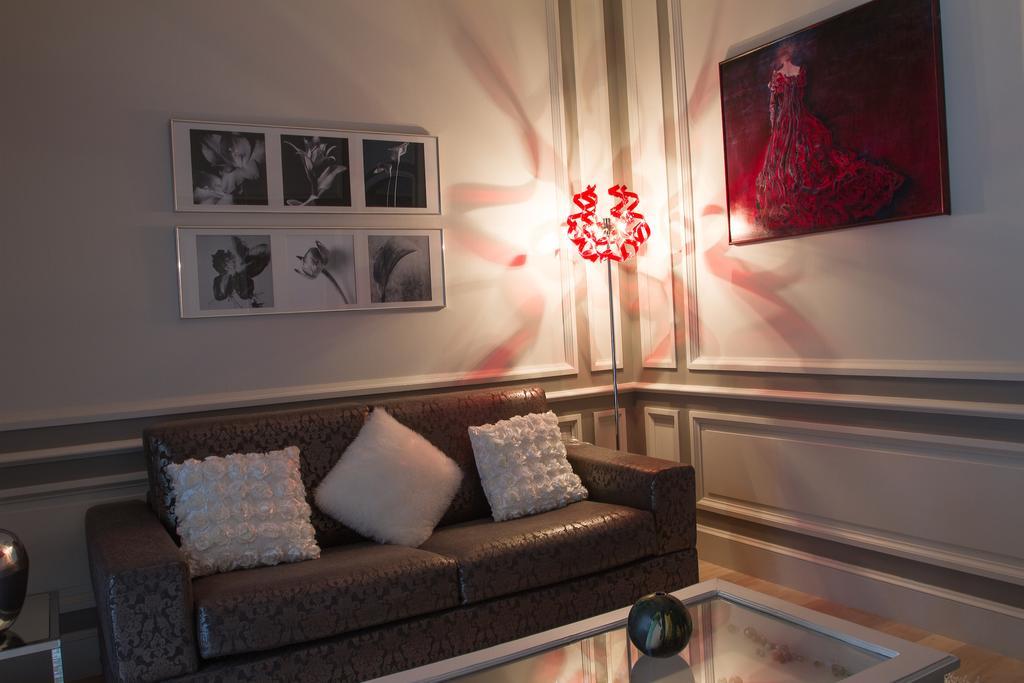 Chateau Du Besset Saint-Romain-de-Lerps Room photo